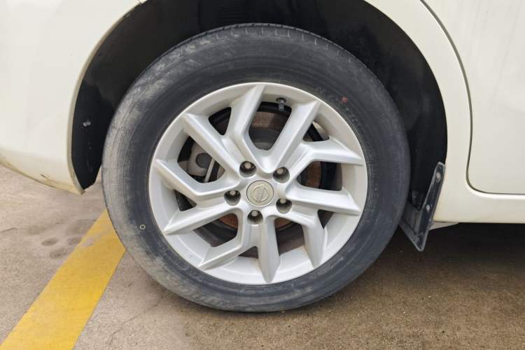 Used Nissan Tiida 2021 1.6L CVT Cool Edition
