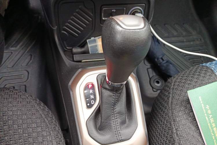 Used Jeep Renegade 2018 Connected Large Screen Version 180T Automatic High-Energy Edition Gear Lever