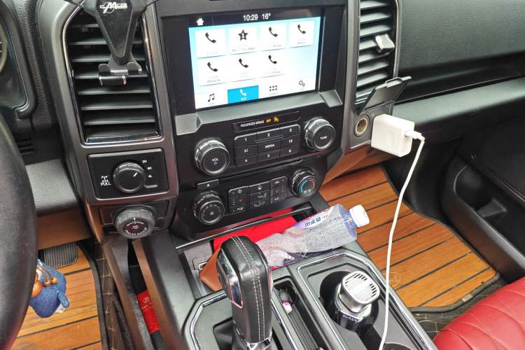 Used Ford F-150 Raptor 
