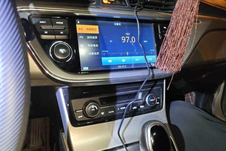 Used Geely Auto Emgrand GL 2017 1.3T DCT Elite Model Audio And AC Panel