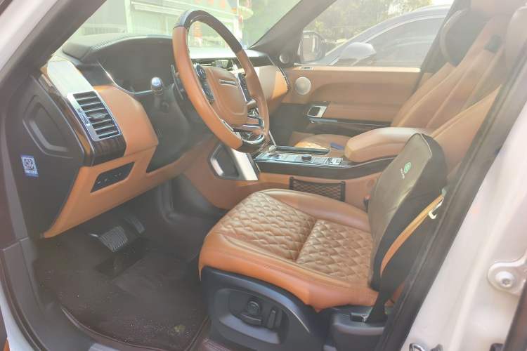 Used Land Rover Range 2014 3.0 TDV6 Vogue Left Front Seat