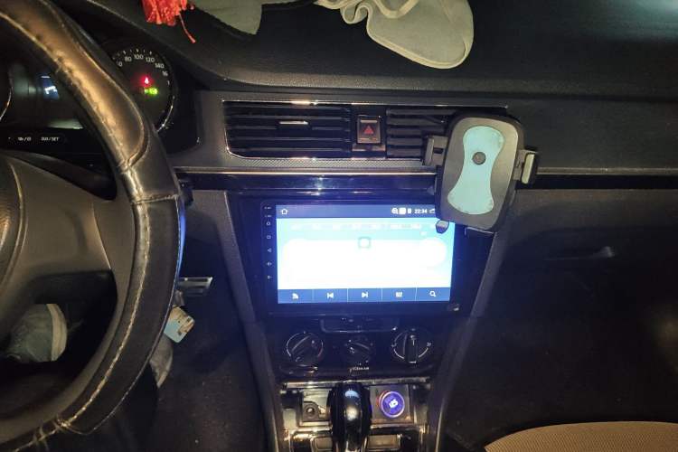 Used Volkswagen C-TREK 2017 1.6L Automatic Comfort Model Audio And AC Panel