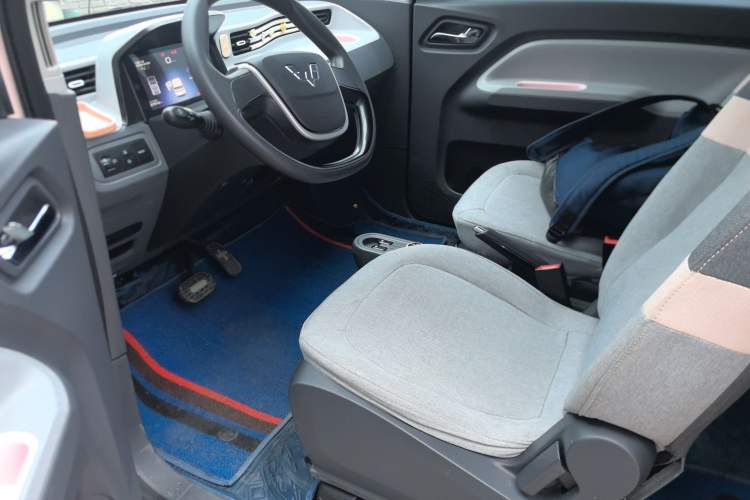 Used Wuling Hongguang MINIEV 2021 Macaron Fashion Model Lithium Iron Phosphate
