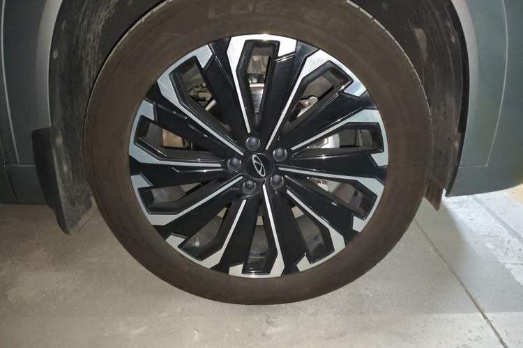 Used Chery Tiggo 9 2023 2.0T Dual-Clutch Two-Wheel Drive Luxury Edition 5 Seats