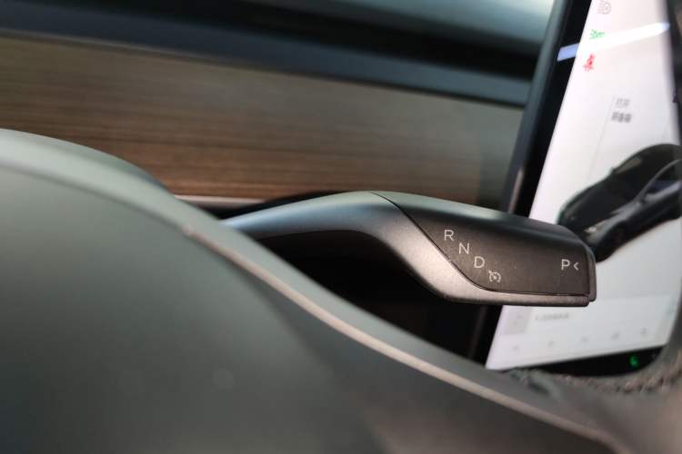 Used Tesla Model Y 2021 Long-Range All-Wheel-Drive Version
