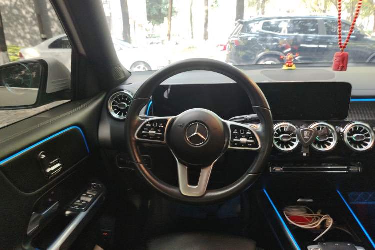 Used Mercedes-Benz GLB 2020 GLB 200 Dynamic Edition Steering Wheel