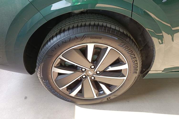 Used Li Auto L6 2025 Max Smart Refresh Edition Right Rear Wheel Hub