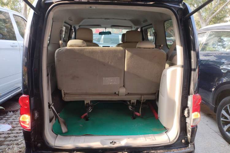 Used Nissan NV200 2014 1.6L CVT Luxury Model China IV Standard