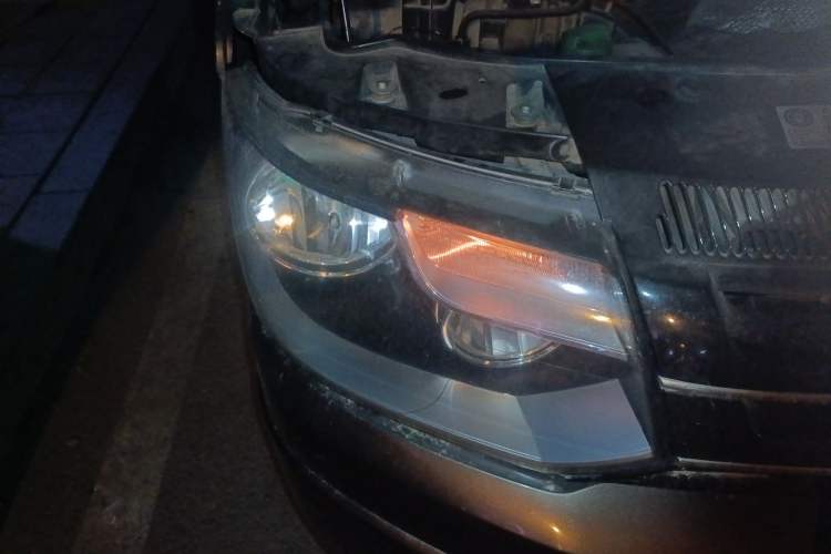 Used Volkswagen Caravelle 2014 2.0 TSI Four-Wheel Drive Comfort Edition Right Front Headlight