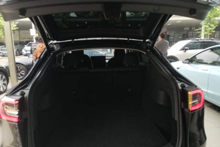 Used Tesla Model Y 2024 Rear-Wheel-Drive Version Trunk