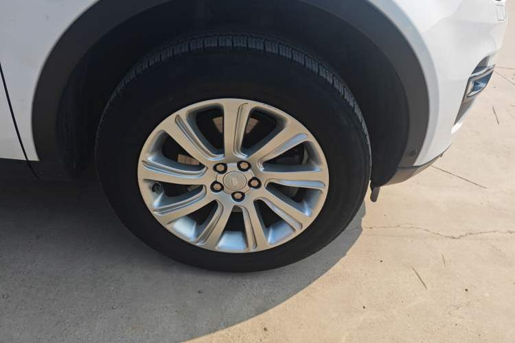 Used Land Rover Discovery Sport 2019 240 PS SE Version China VI Standard
