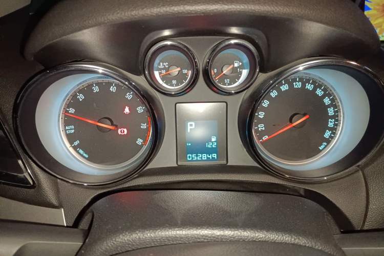 Used Buick Encore 2015 1.4T Automatic Two-Wheel Drive Urban Elite Version
