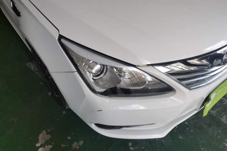 Used BYD G5 2014 1.5TI Manual Luxury Edition Right Front Headlight