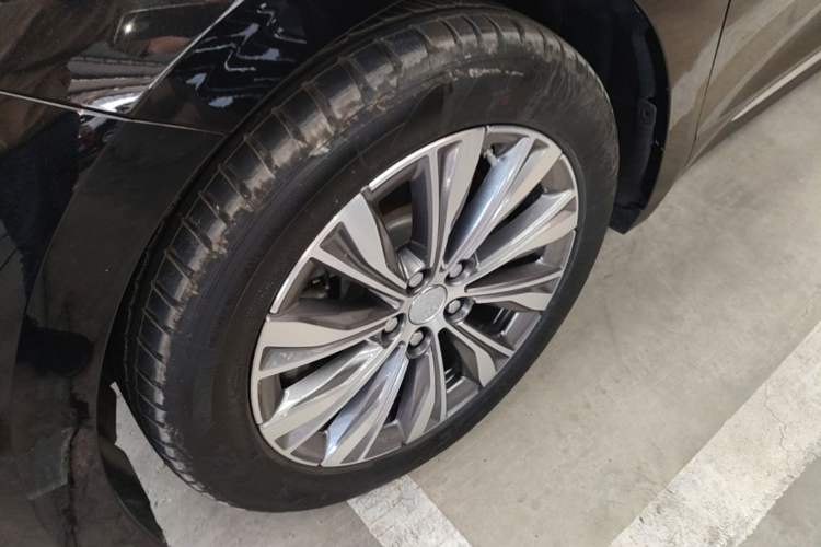 Used Hongqi E-QM5 2022 431 km Charge & Enjoy Edition