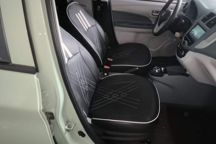 Used CHANGAN OSHAN Benni E-Star 2021 National Edition Colorful Version Lithium Iron Phosphate (31.86 kWh) Right Front Seat