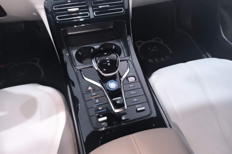 Used BYD Qin PLUS 2024 HONOR Edition DM-i 55KM Leading Model Gear Lever