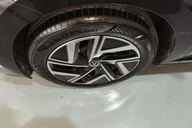 Used Volkswagen Sagitar 2023 300TSI DSG Excellence Edition Left Front Wheel Hub