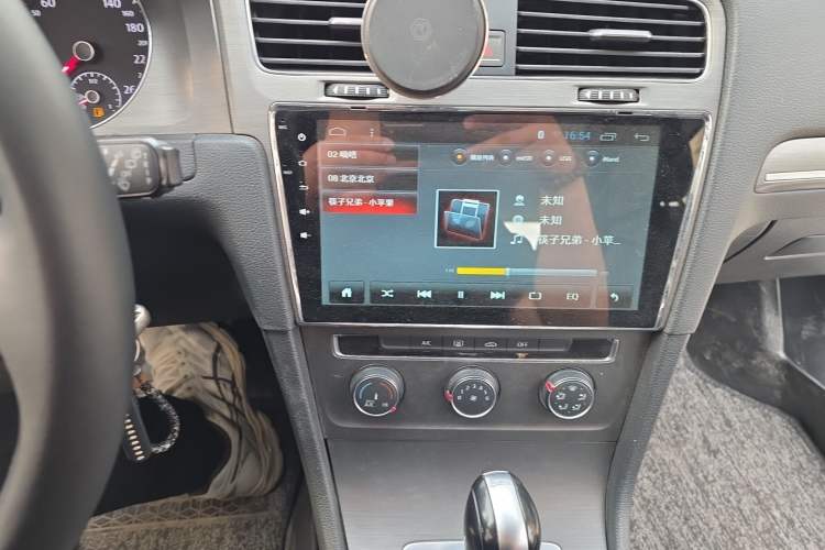 Used Volkswagen Golf 2015 1.4TSI Automatic Comfort Model Audio And AC Panel