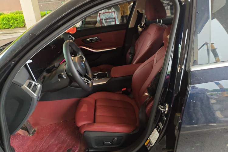 Used BMW i3 2025 eDrive 35 L Left Front Seat