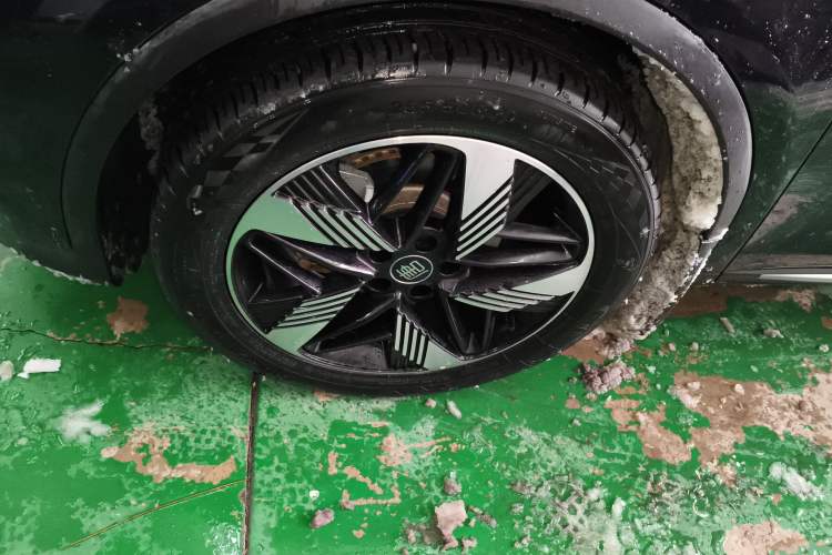 Used BYD Tang New Energy 2024 DM-i Glory Edition 112KM Prestige Model
