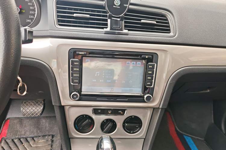 Used Volkswagen Gran Lavida 2013 1.4 TSI Automatic Comfort Model
