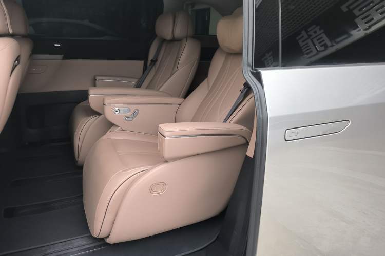 Used XPeng X9 2024 702 Ultra-Long Range Pro
