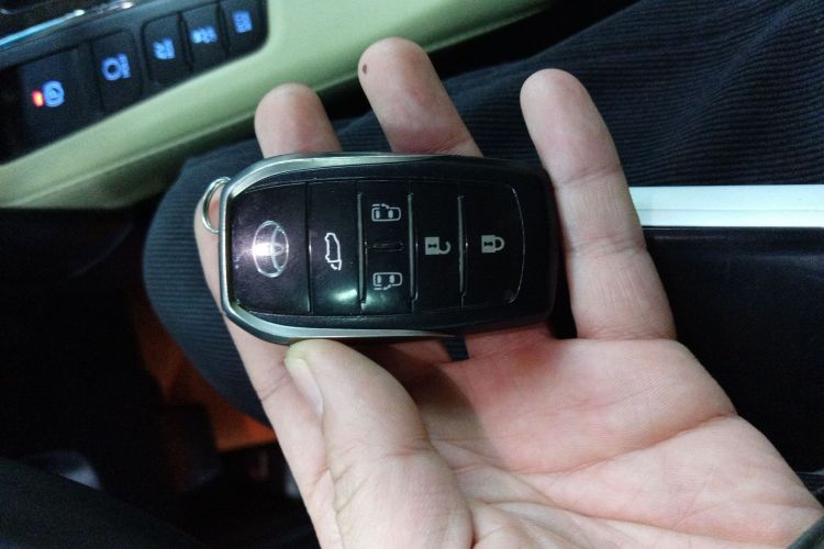 Used Toyota Alphard 2019 Dual-Engine 2.5L Luxury Edition
