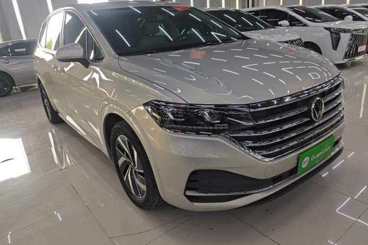 Used Volkswagen Viloran 2022 380TSI Luxury Edition
