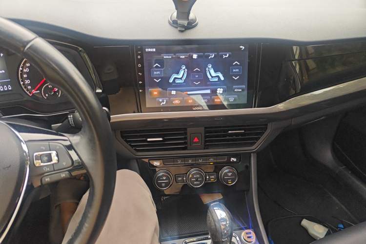 Used Volkswagen Bora 2019 1.5L Automatic Elite Version Audio And AC Panel