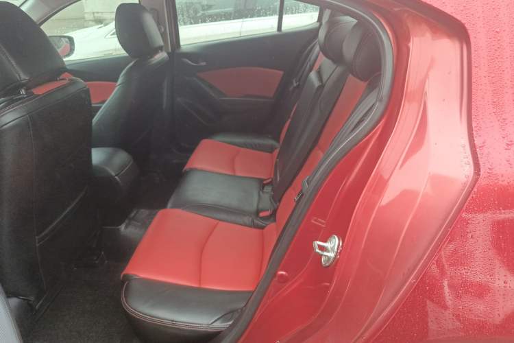 Used Mazda 3 Axela 2014 Sedan 1.5L Automatic Luxury Model