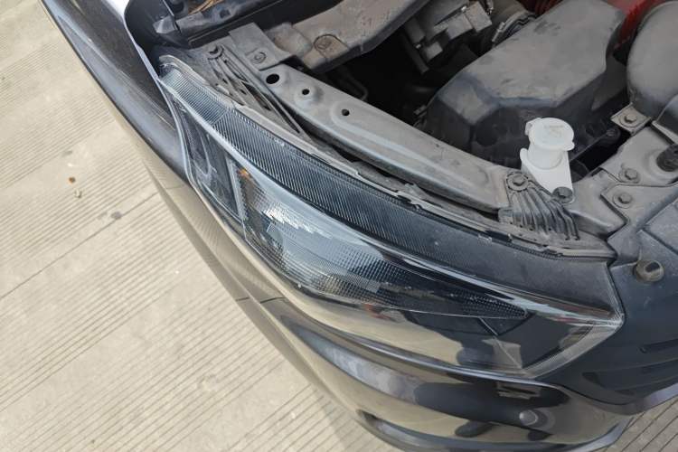 Used Jinbei Gold Hiace M Classic 2022 1.5L Travel Lion Passenger Van 7 Seats Exterior 6