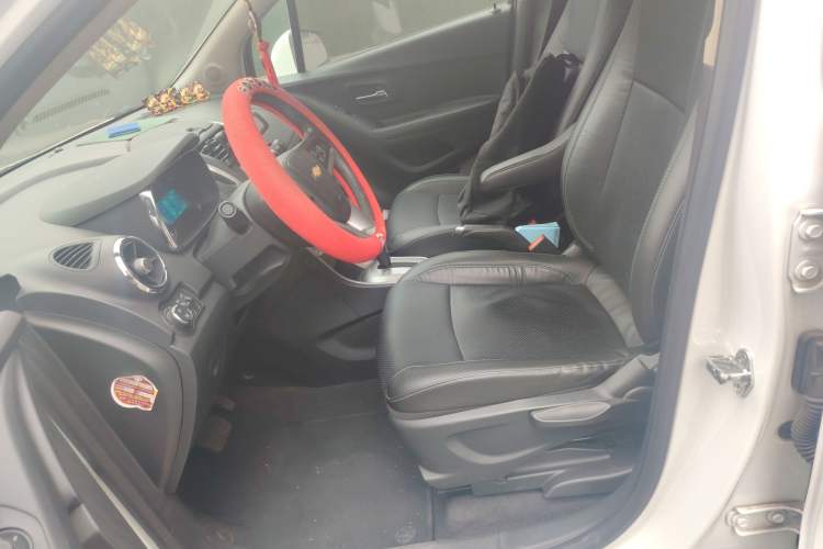 Used Chevrolet Trax 2014 1.4T Automatic Two-Wheel Drive Luxury Model Left Front Seat