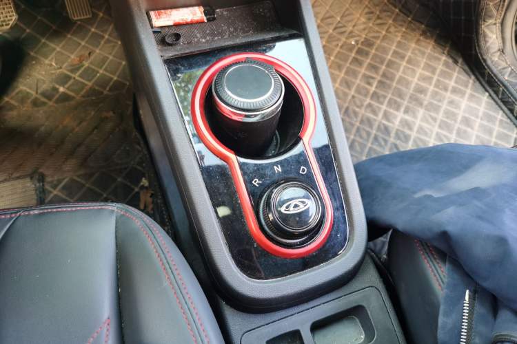 Used Chery Little Ant 2022 Sweet Pink Edition Full-Sugar Version 3-Cell Lithium 30kW 301km Gear Lever