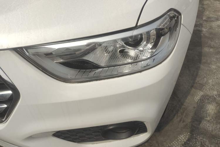 Used Haval H2 2018 Chuanxiang Edition 1.5T Manual Two-Wheel Drive Fashion Model China V Standard