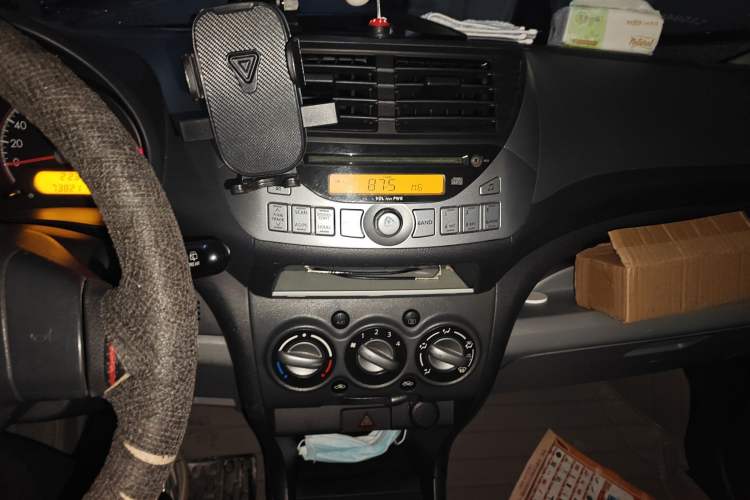 Used Suzuki Alto 2013 1.0L Manual Luxury Model Audio And AC Panel
