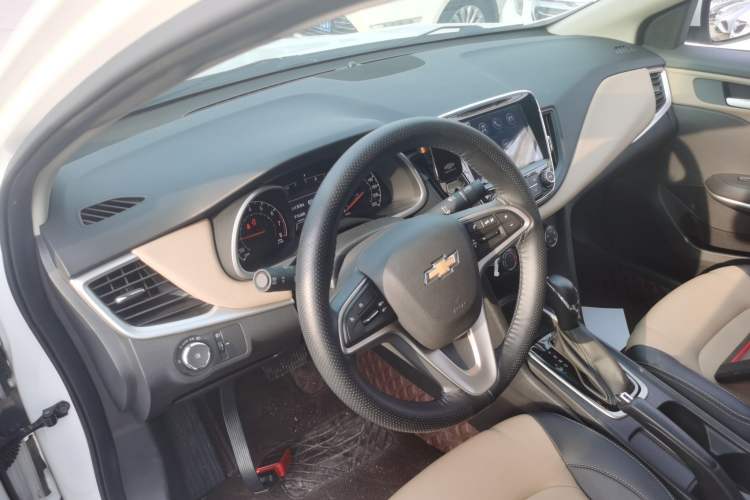 Used Chevrolet Monza 2021 320 Automatic Enjoyment Sunroof Edition Center Console