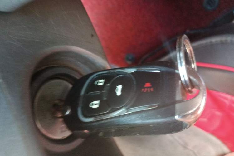 Used Dongfeng Shuaike 2011 1.6L Manual Comfort 7-Seater