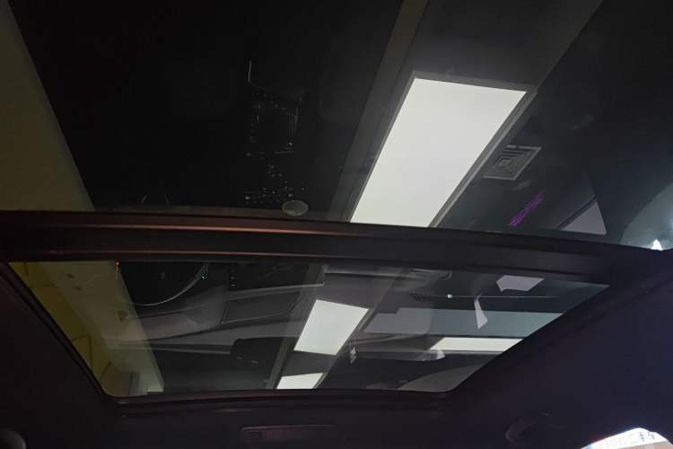 Used Volkswagen Tayron 2023 380TSI Four-Wheel Drive R-Line Pro Smart Edition Headliner