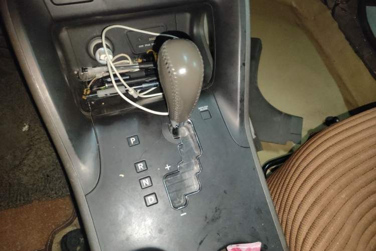 Used Hyundai ix35 2012 2.0L Automatic Two-Wheel Drive Elite Edition GLS Gear Lever