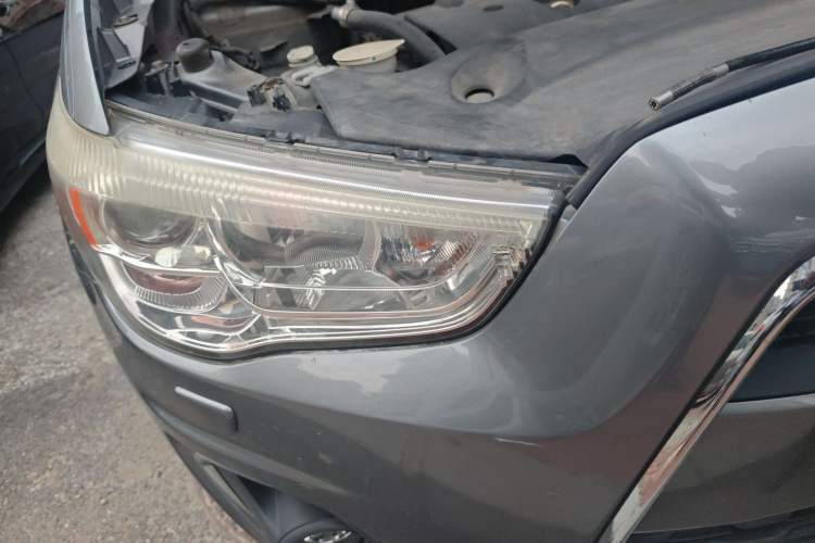 Used Mitsubishi ASX 2013 2.0L CVT 4x4 Flagship Edition Right Front Headlight