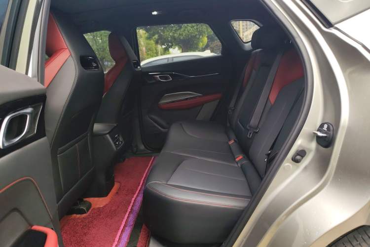 Used CHANGAN OSHAN Z6 2023 Blue Whale 1.5T DCT Smart Luxury Model
