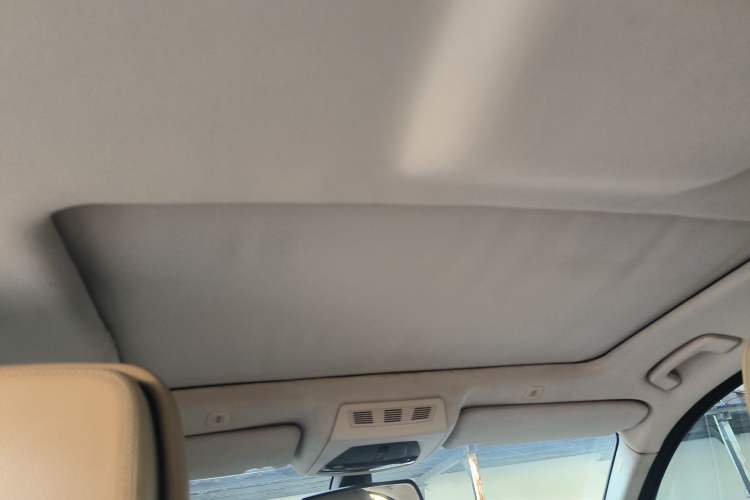 Used BMW 5 Series 2011 535Li Leading Model
