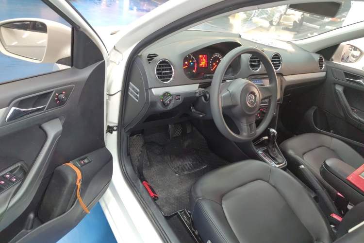 Used Volkswagen Jetta 2015 1.6L Automatic Comfort Model Driver Seat