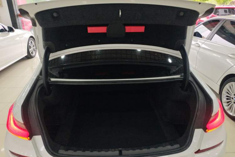 Used BMW 3 Series 2021 Second Facelift 320Li M Sport Package
