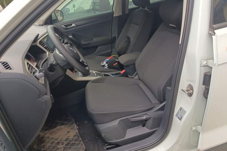 Used Volkswagen T-ROC 2018 230TSI DSG Two-Wheel Drive Fashion Edition China V Standard