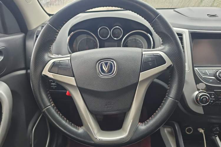 Used CHANGAN CS35 2014 1.6L Manual Luxury Navigation Model China IV Standard
