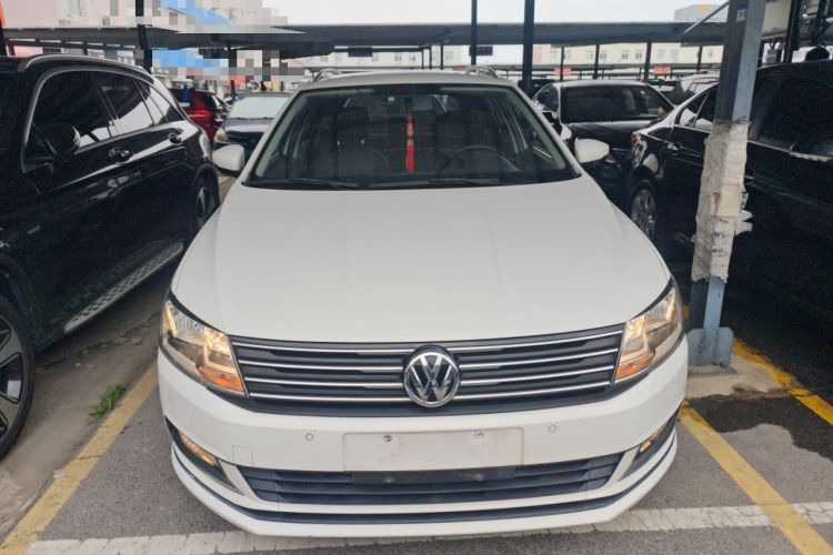 Used Volkswagen Gran Lavida 2015 1.6L Automatic Comfort Edition
