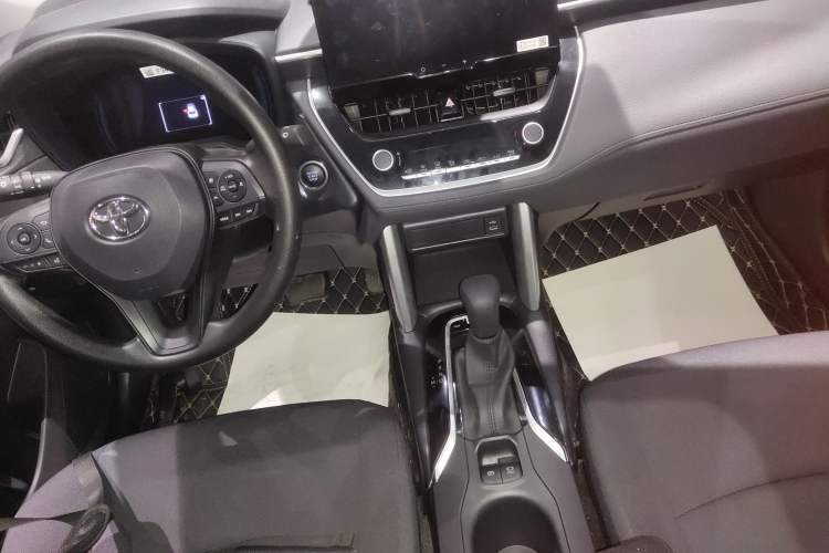 Used Toyota Corolla Cross 2024 2.0L Elite Edition Gear Lever