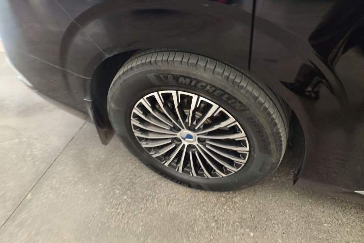 Used Denza D9 2022 DM-i 970 Four-Wheel Drive Prestige Model
