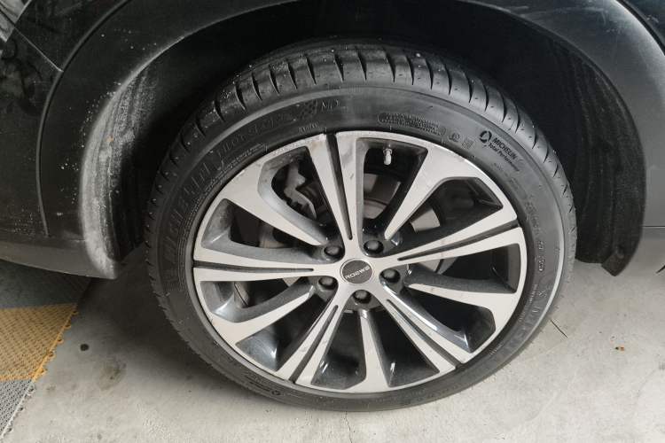 Used Roewe RX5 MAX 2021 Supreme Series 400TGI Automatic Luxury Cabin Edition
